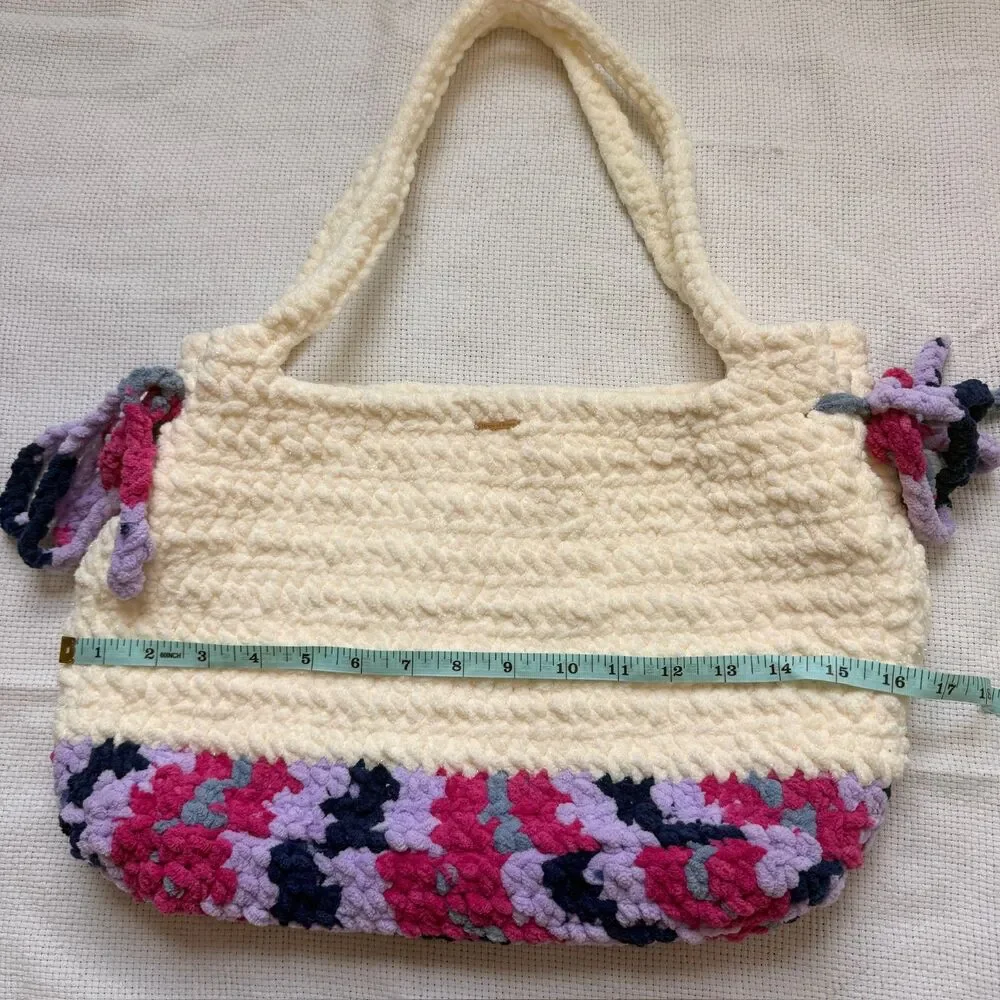๐ฆ Berry Cream Hand-Crochet Chenille Tote Bag ๐ - Picture 6 of 8
